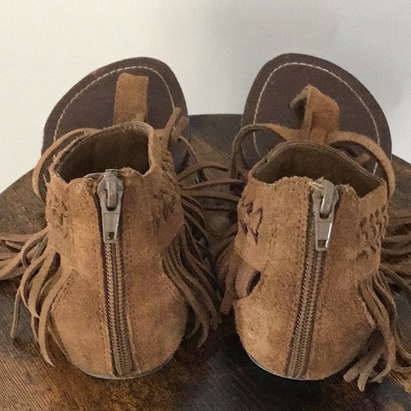 GUC Women’s 6 Minnetonka Boho Fringed Sandals - Picture 6 of 8